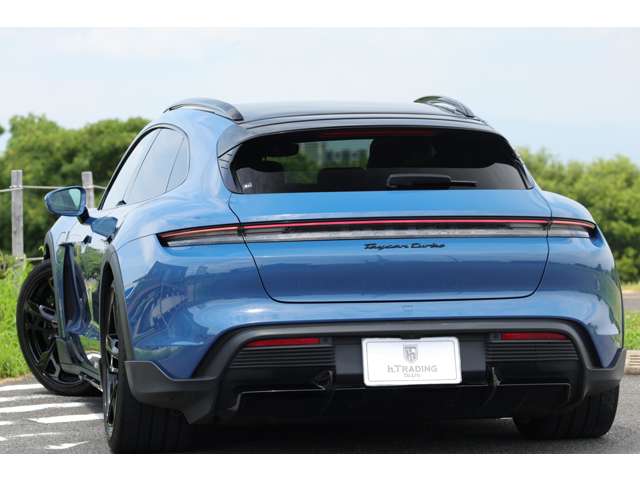 ポルシェ タイカン　クロスツーリスモ ターボ ４＋１シート ４ＷＤ R4年 (東海) 99