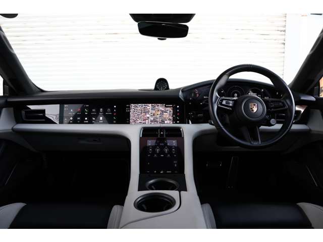ポルシェ タイカン　クロスツーリスモ ターボ ４＋１シート ４ＷＤ R4年 (東海) 99
