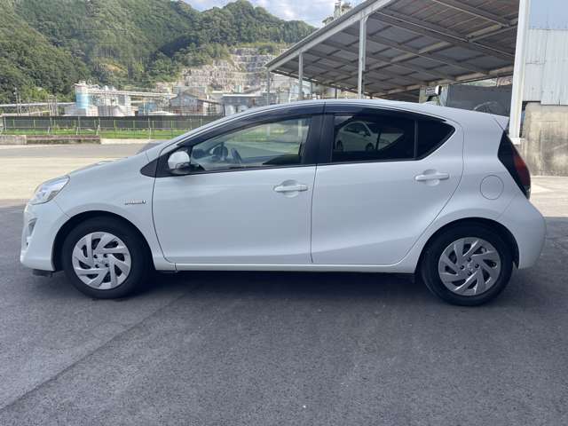 トヨタ アクア １．５ Ｇ H28年 (中国) 99