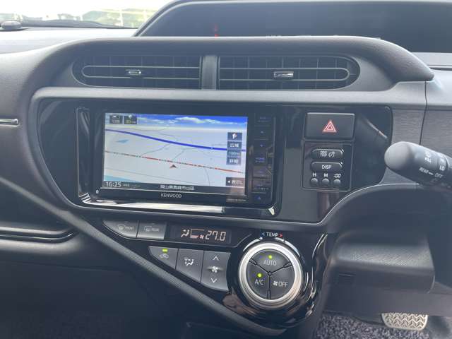 トヨタ アクア １．５ Ｇ H28年 (中国) 99