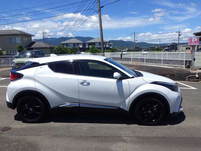 トヨタ Ｃ−ＨＲ ハイブリッド １．８ Ｇ モード ネロ セーフティ プラスＩＩ R3年 (九州・沖縄) 99