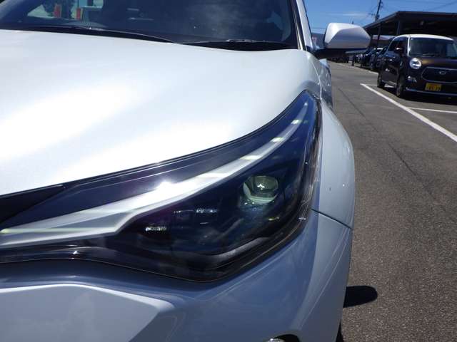 トヨタ Ｃ−ＨＲ ハイブリッド １．８ Ｇ モード ネロ セーフティ プラスＩＩ R3年 (九州・沖縄) 99