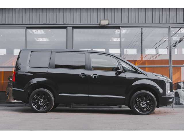 三菱 デリカ　Ｄ：５ ２．２ シャモニー 電動サイドステップ装着車 ディーゼルターボ ４ＷＤ R6年 (北海道) 99