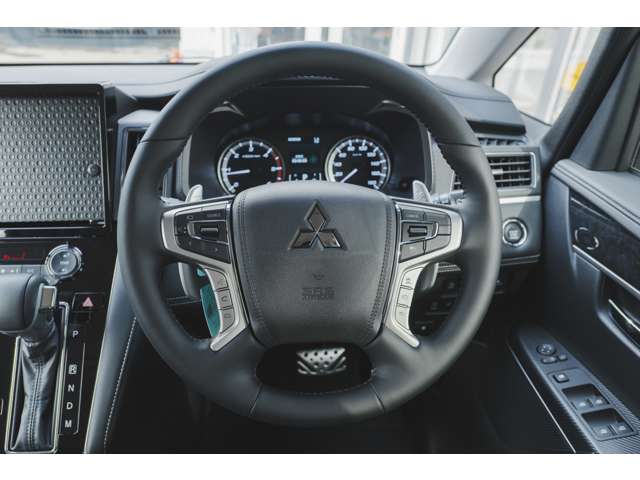 三菱 デリカ　Ｄ：５ ２．２ シャモニー 電動サイドステップ装着車 ディーゼルターボ ４ＷＤ R6年 (北海道) 99