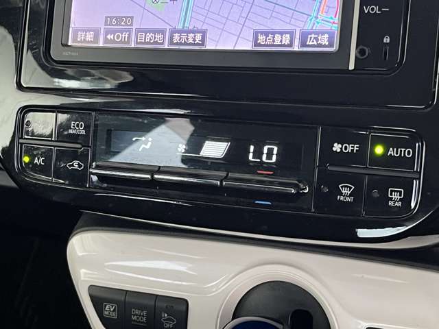 トヨタ プリウス １．８ Ｓ Ｅ－ＦＯＵＲ ４ＷＤ H28年 (東北) 99
