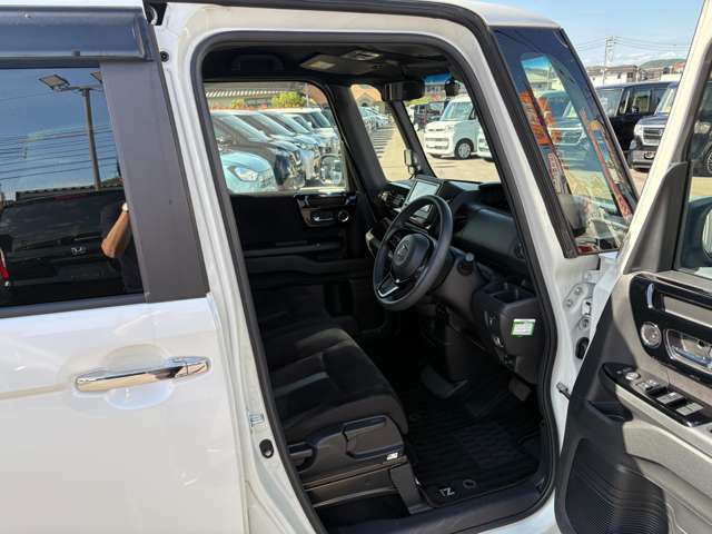 ホンダ Ｎ　ＢＯＸ カスタム ６６０ Ｌ R3年 (中国) 99
