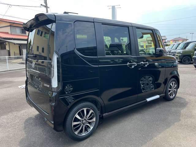 ホンダ Ｎ　ＢＯＸ カスタム ６６０ R8年 (四国) 99