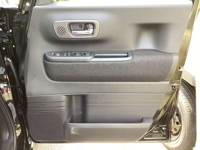 ホンダ Ｎ　ＢＯＸ カスタム ６６０ R8年 (四国) 99