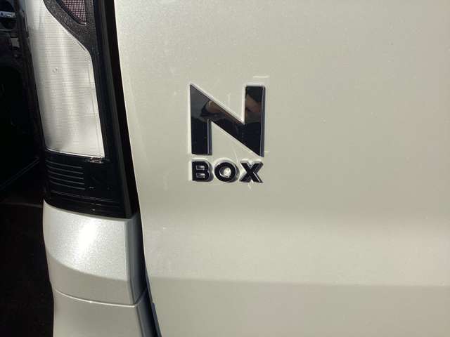 ホンダ Ｎ　ＢＯＸ カスタム ６６０ R8年 (四国) 99
