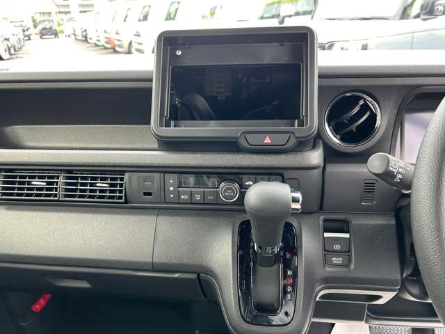 ホンダ Ｎ　ＢＯＸ カスタム ６６０ R7年 (四国) 99
