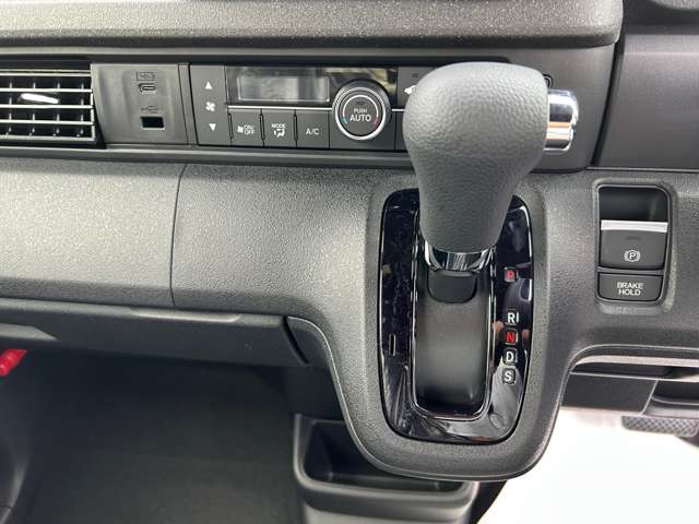 ホンダ Ｎ　ＢＯＸ カスタム ６６０ R7年 (四国) 99