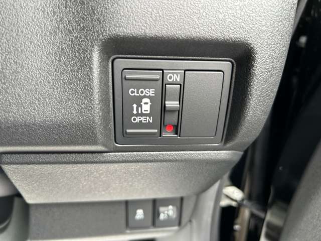 ホンダ Ｎ　ＢＯＸ カスタム ６６０ R7年 (四国) 99