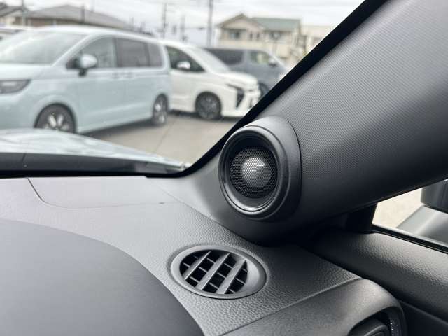 ホンダ ヴェゼル １．５ Ｅ：ＨＥＶ ＲＳ R8年 (関東) 99