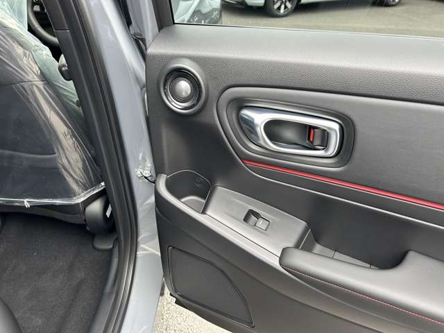 ホンダ ヴェゼル １．５ Ｅ：ＨＥＶ ＲＳ R8年 (関東) 99