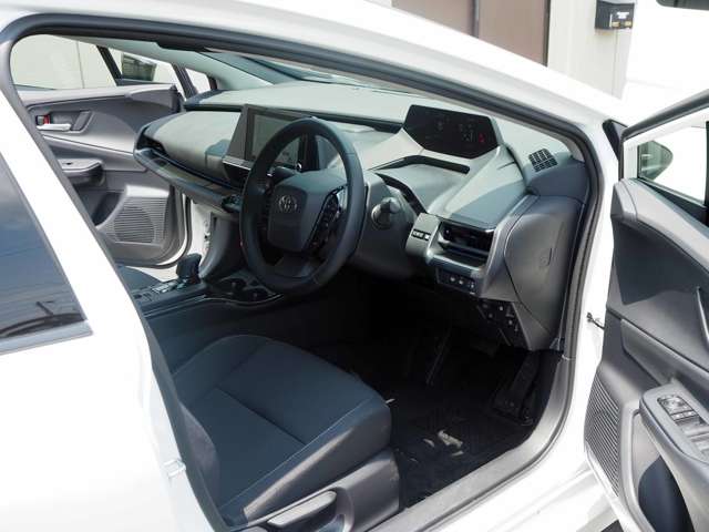 トヨタ プリウスＰＨＶ ２．０ プラグインハイブリッド Ｇ ナイト シェード R8年 (東海) 99