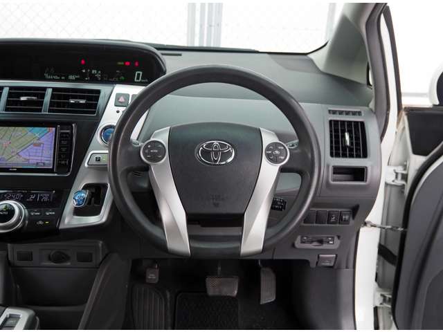 トヨタ プリウスΑ １．８ Ｓ Ｌセレクション H26年 (東海) 99