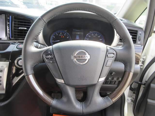日産 エルグランド ２．５ ２５０ハイウェイスターＳ アーバンクロム H28年 (近畿) 99