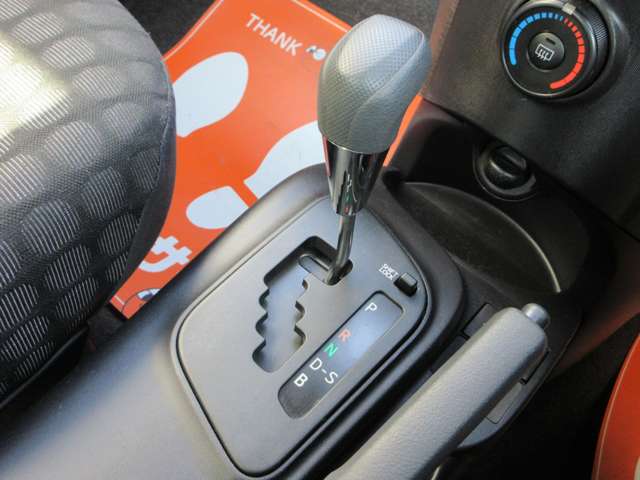 トヨタ ｉＱ １．０ １００Ｘ ２シーター H21年 (近畿) 99