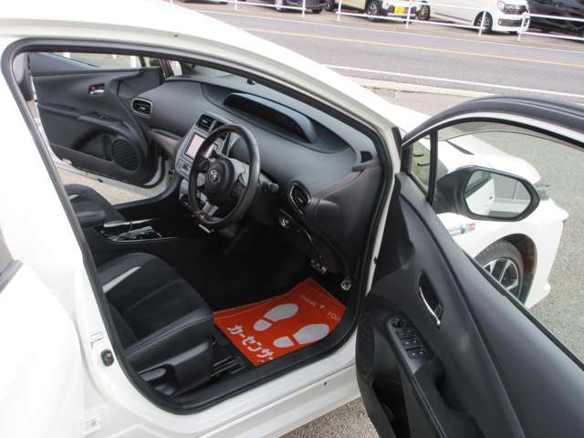 トヨタ プリウスＰＨＶ １．８ Ｓ ＧＲ スポーツ H29年 (近畿) 99