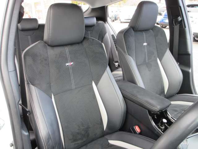 トヨタ プリウスＰＨＶ １．８ Ｓ ＧＲ スポーツ H29年 (近畿) 99