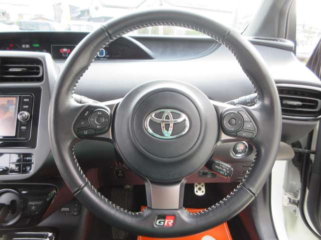 トヨタ プリウスＰＨＶ １．８ Ｓ ＧＲ スポーツ H29年 (近畿) 99