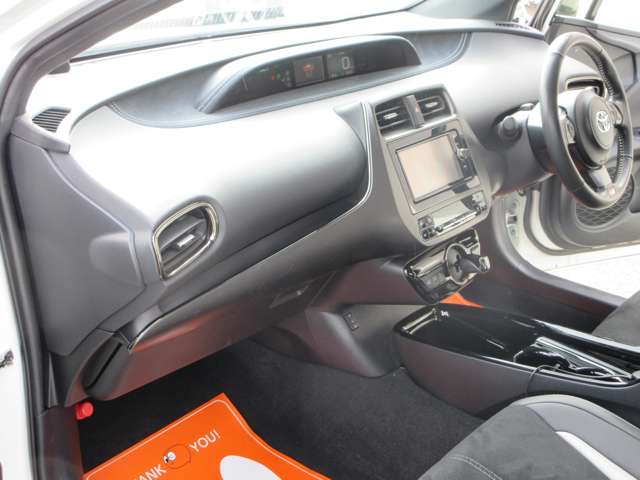 トヨタ プリウスＰＨＶ １．８ Ｓ ＧＲ スポーツ H29年 (近畿) 99