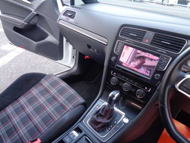 フォルクスワーゲン ゴルフ ＧＴＩ　パフォーマンス H26年 (近畿) 99