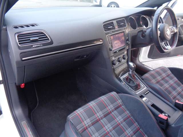 フォルクスワーゲン ゴルフ ＧＴＩ　パフォーマンス H26年 (近畿) 99