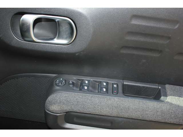 シトロエン Ｃ３　エアクロス　ＳＵＶ Ｃシリーズ　シックエディション R2年 (近畿) 99
