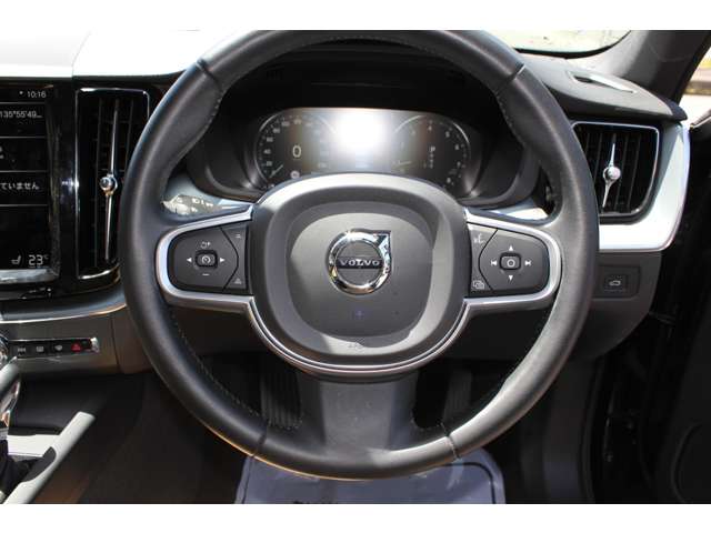ボルボ ＸＣ６０ Ｔ５ ＡＷＤ モメンタム ４ＷＤ H29年 (近畿) 99