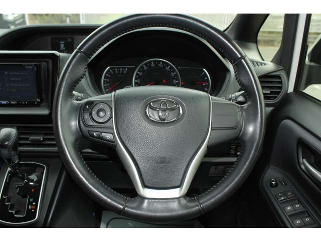 トヨタ ヴォクシー ２．０ ＺＳ H26年 (近畿) 99