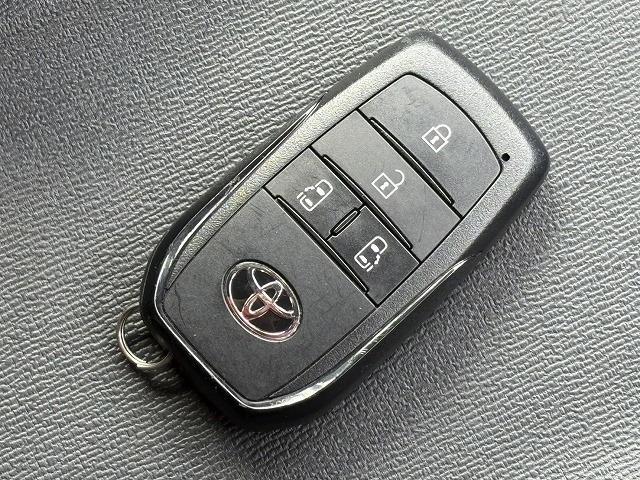 トヨタ ヴォクシー １．８ ハイブリッド Ｓ－Ｚ R5年 (近畿) 99