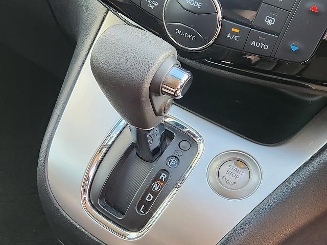 日産 セレナ ２．０ ２０Ｘ Ｖセレクション＋ＳＡＦＥＴＹ Ｓ－ＨＹＢＲＩＤ H27年 (近畿) 99