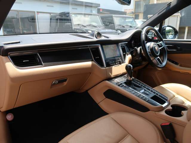 ポルシェ マカン ＧＴＳ ＰＤＫ ４ＷＤ H28年 (関東) 99