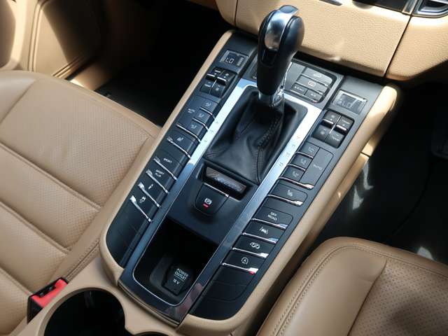 ポルシェ マカン ＧＴＳ ＰＤＫ ４ＷＤ H28年 (関東) 99