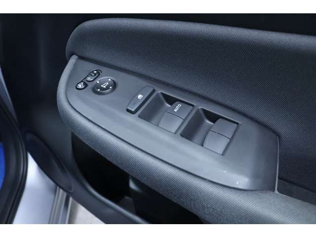 ホンダ フィット １．３ ベーシック ４ＷＤ R3年 (北海道) 99