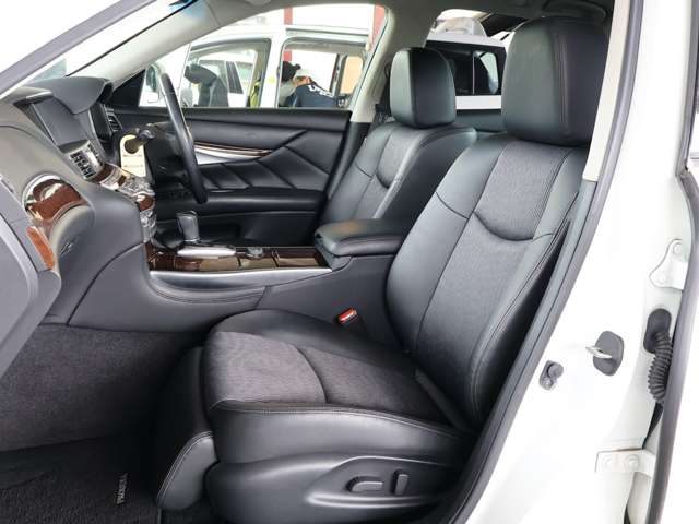 三菱 プラウディア ３．７ ３７０ ４ＷＤ H25年 (関東) 99