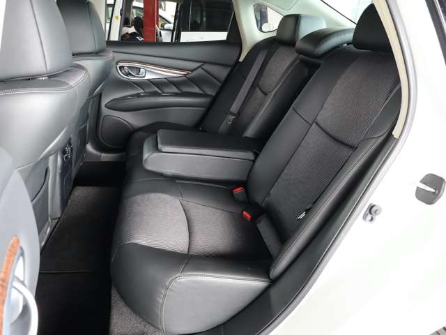 三菱 プラウディア ３．７ ３７０ ４ＷＤ H25年 (関東) 99