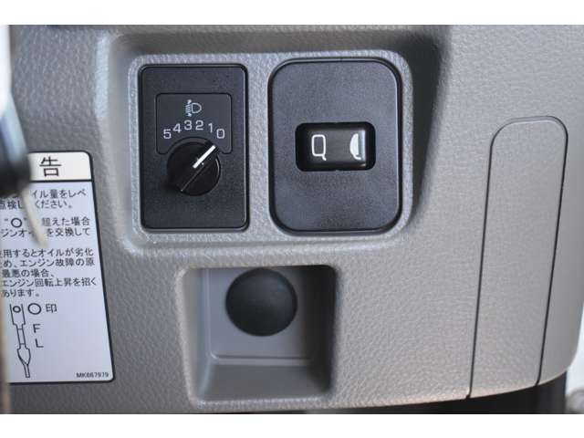 三菱フソウ キャンター ３．０ ロング 全低床 ディーゼルターボ H29年 (近畿) 99