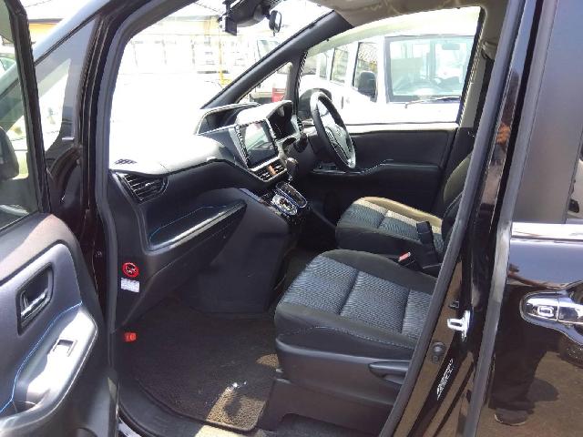 トヨタ ヴォクシー ＺＳ 煌ＩＩ H29年 (四国) 99