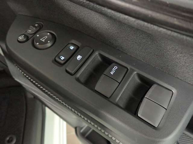 ホンダ Ｎ　ＢＯＸ カスタム ６６０ コーディネートスタイル モノトーン R5年 (近畿) 99