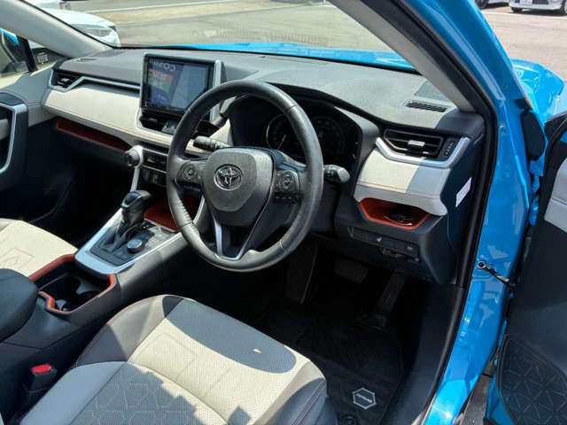 トヨタ ＲＡＶ４ ２．０ アドベンチャー ４ＷＤ R1年 (四国) 99