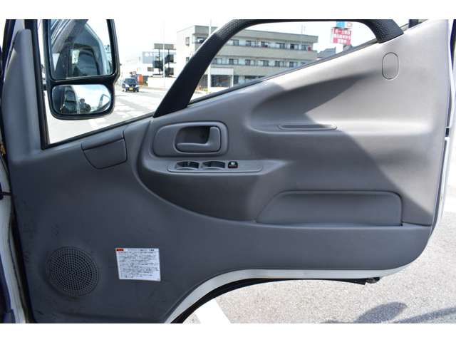 日野自動車 デュトロ ４．０ＤＴ H30年 (近畿) 99