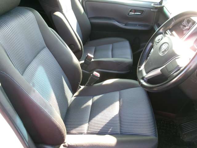 トヨタ ヴォクシー ２．０ ＺＳ 煌 ４ＷＤ H27年 (近畿) 99