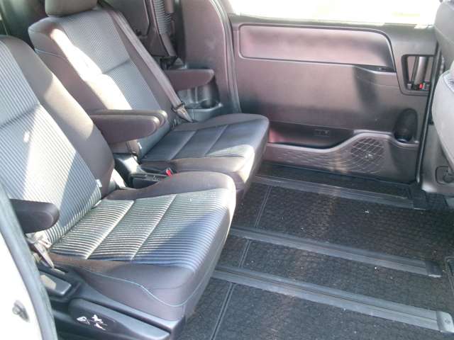 トヨタ ヴォクシー ２．０ ＺＳ 煌 ４ＷＤ H27年 (近畿) 99