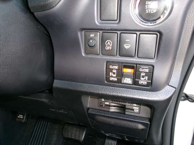 トヨタ ヴォクシー ２．０ ＺＳ 煌 ４ＷＤ H27年 (近畿) 99