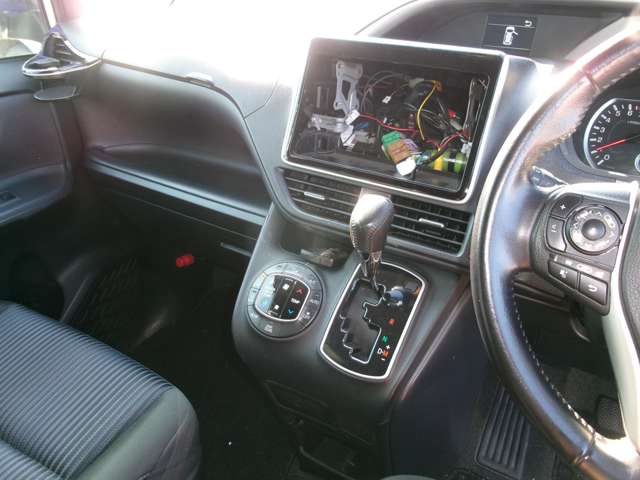 トヨタ ヴォクシー ２．０ ＺＳ 煌 ４ＷＤ H27年 (近畿) 99