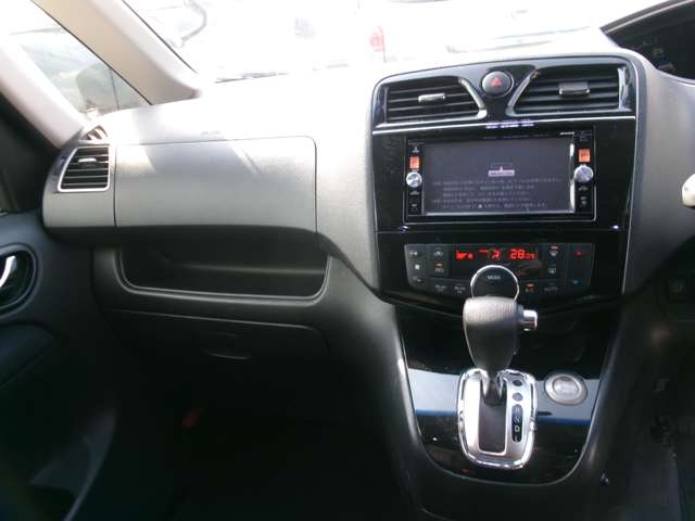 日産 セレナ ２．０ ハイウェイスター Ｓ－ＨＹＢＲＩＤ アドバンストセーフティ パッケージ H26年 (近畿) 99