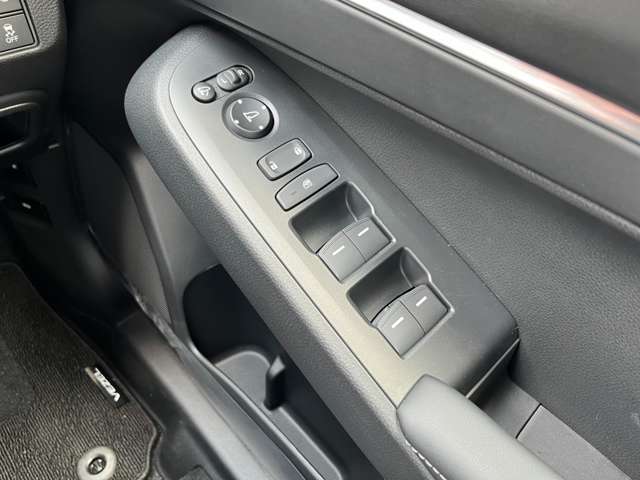 ホンダ ヴェゼル １．５ Ｅ：ＨＥＶ Ｚ R8年 (近畿) 99