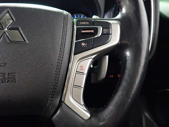三菱 アウトランダーＰＨＥＶ ２．０ Ｇ プレミアムパッケージ ４ＷＤ H30年 (近畿) 99